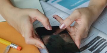 Estafa de préstamos con celular como garantía arrasa LatAm