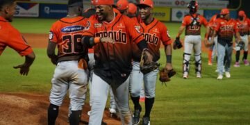 LIDOM: Toros y Licey dominan; ¡Estrellas, Escogido y Gigantes en feroz lucha por el 4º puesto!