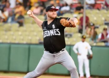 Leones Aplastan a Águilas: ¡Paliza Brutal al Inicio!