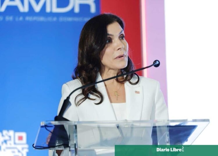 Leah Francis Campos: Descubre las Señales Políticas y Económicas Clave