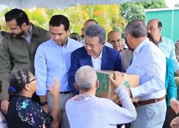 Leonel Fernández enciende la Navidad: ¡El reparto de sus tradicionales cajas desborda la alegría