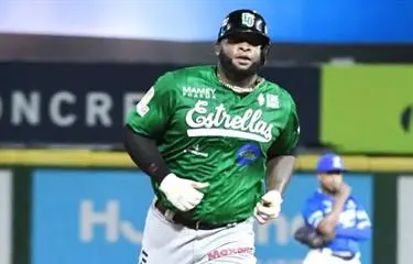 ¡Doble jonrón de Sanó impulsa a Estrellas a desarmar Gigantes!