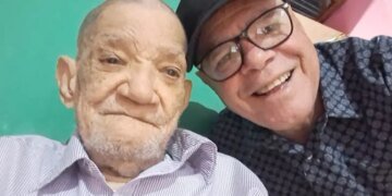 Miles despiden al Padre Santana Martínez en su último adiós
