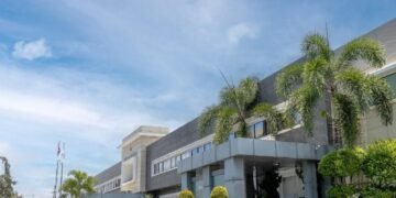 La Fusión Economía y Hacienda Desencadena Despidos y un Seísmo Interno