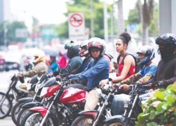 Sindicalista advierte: Pasamontañas libres para motoristas desatan ola de crimen