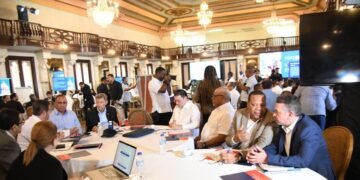 Gobierno 2026 arranca con apoyo BID y asesor británico clave