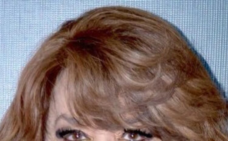 Vedette mexicana defiende a Julio Iglesias y confiesa cómo lo conoció con solo 14 años