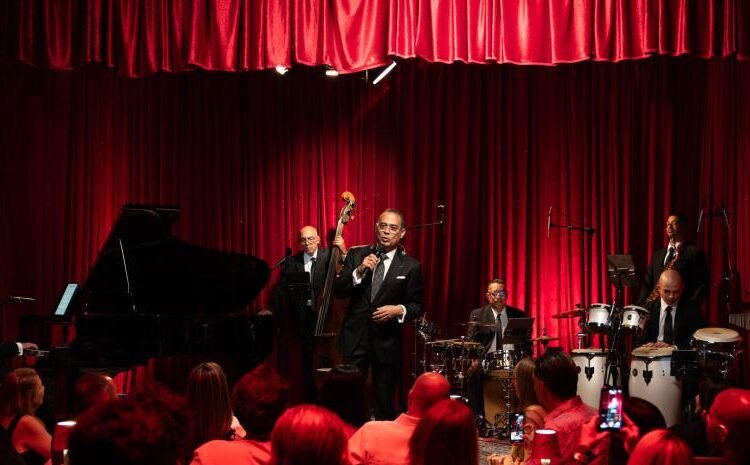 Gilberto Santa Rosa estrena Íntimo: La colección musical que une su voz a tu alma