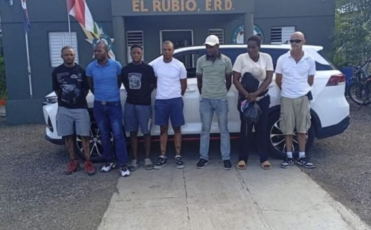 Canadiense reincidente: cae en Santiago traficando haitianos indocumentados