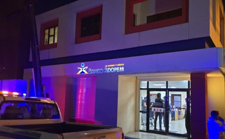 Policía Nacional tras la pista de intento de robo en banco de La Vega