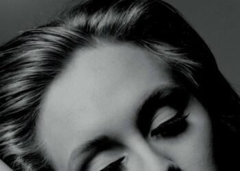 15 Años de Leyenda: ’21’ de Adele Sigue Marcando Historia con un Récord de Ventas Inigualable