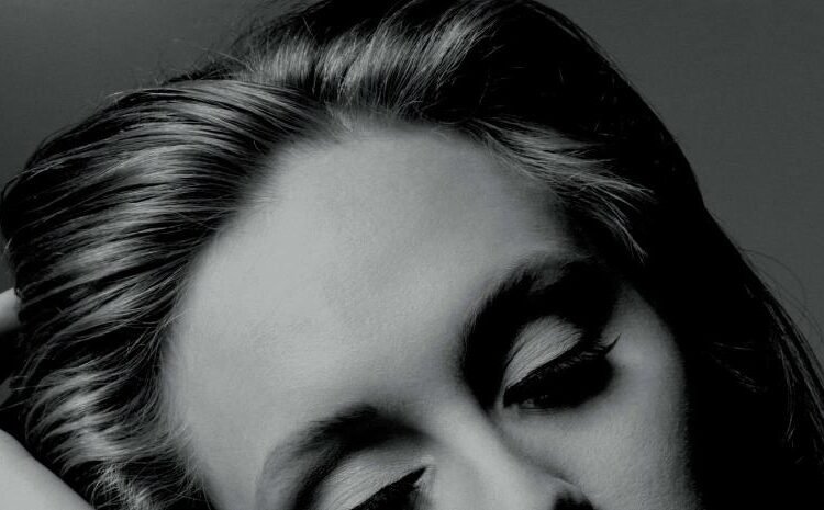 15 Años de Leyenda: ’21’ de Adele Sigue Marcando Historia con un Récord de Ventas Inigualable