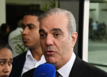 Luis Abinader califica a Ramón Alburquerque de «ejemplo de superación»