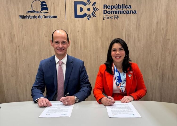 FITUR impulsa la seguridad y bienestar de turistas con acuerdo clave