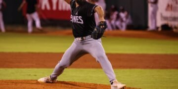 ¡Un Pie en la Final! Leones del Escogido Vencen a Gigantes