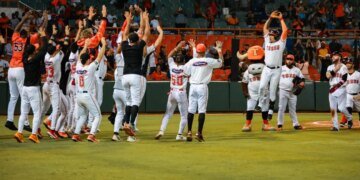 Toros Dominan Ruta a la Final: Águilas Tienen Desafío Crucial