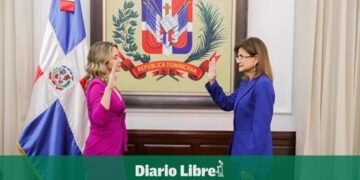 Gloria Reyes, nueva Ministra de la Mujer, juramentada por Raquel Peña
