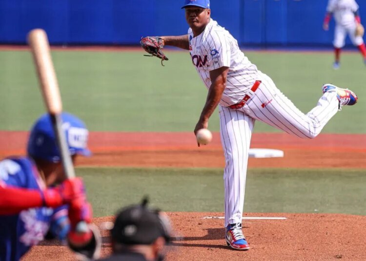 Enny Romero: ¡KO a la Gripe! El Veterano Brilla en Actuación Determinante