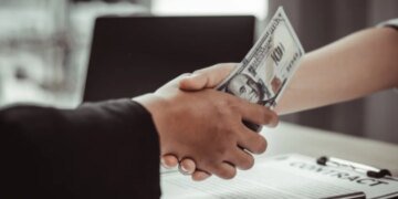 Corrupción en Latinoamérica: el círculo vicioso que asfixia a las democracias frágiles