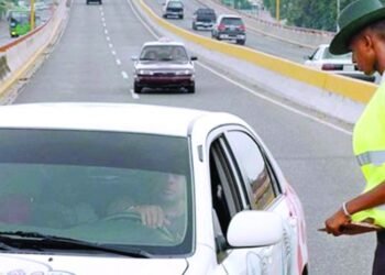 Marbete sin renovar a tiempo: ¿Qué le espera a tu vehículo