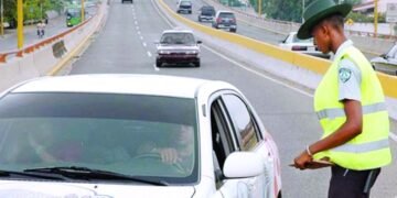 Marbete sin renovar a tiempo: ¿Qué le espera a tu vehículo