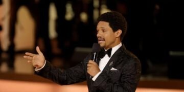 Trevor Noah de los Grammy ataca a Nicki Minaj y Trump: ¡La furia del presidente estalla!