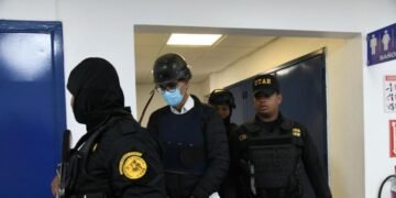 Santiago Hazim garantiza salud de los internos en Las Parras mediante SeNaSa