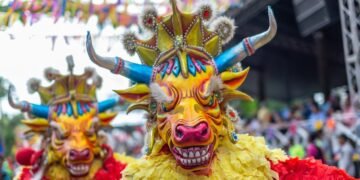 El Malecón se enciende con el espectacular Carnaval del Distrito Nacional y un gran concierto masivo