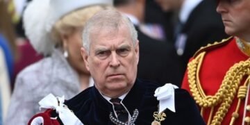 Detenido el expríncipe Andrés, hermano del rey Carlos III, por la policía