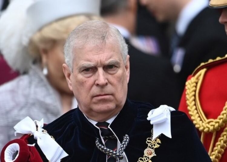 Detenido el expríncipe Andrés, hermano del rey Carlos III, por la policía