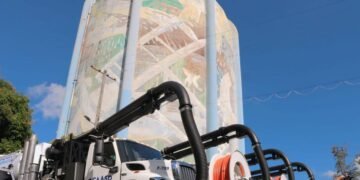 Gobierno entrega cuatro modernos camiones succionadores para optimizar los servicios de la Caasd