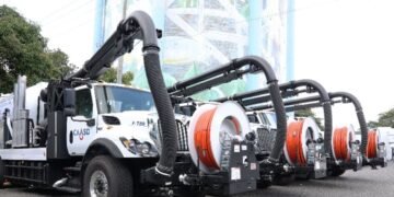 CAASD suma cuatro nuevos camiones para poner fin a los problemas sanitarios