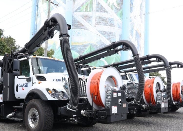 CAASD suma cuatro nuevos camiones para poner fin a los problemas sanitarios