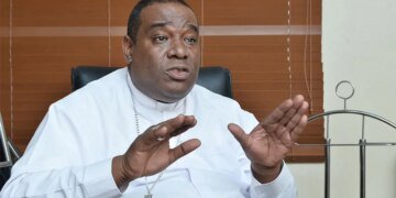 Obispo de Higüey resalta labor de la Policía Nacional con un contundente mensaje de apoyo