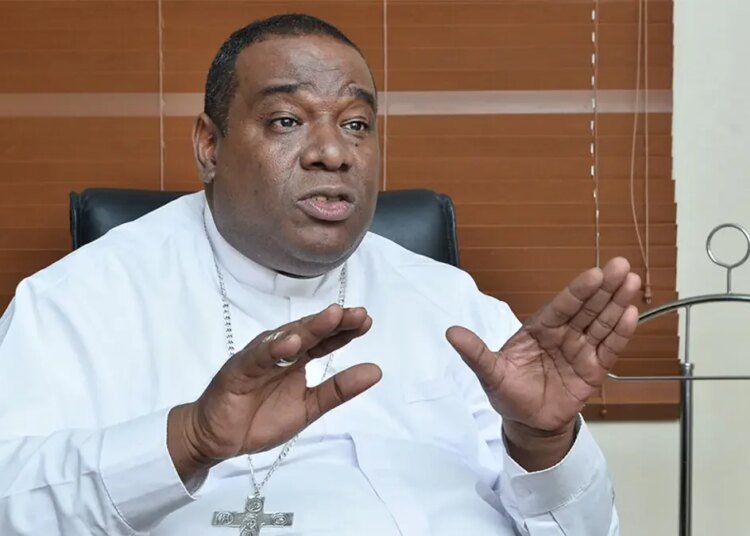 Obispo de Higüey resalta labor de la Policía Nacional con un contundente mensaje de apoyo