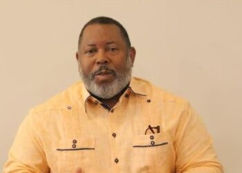 Comerciantes denuncian favoritismo del Gobierno hacia supermercados: advierten riesgo de desaparición