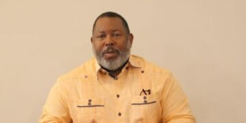 Comerciantes denuncian favoritismo del Gobierno hacia supermercados: advierten riesgo de desaparición