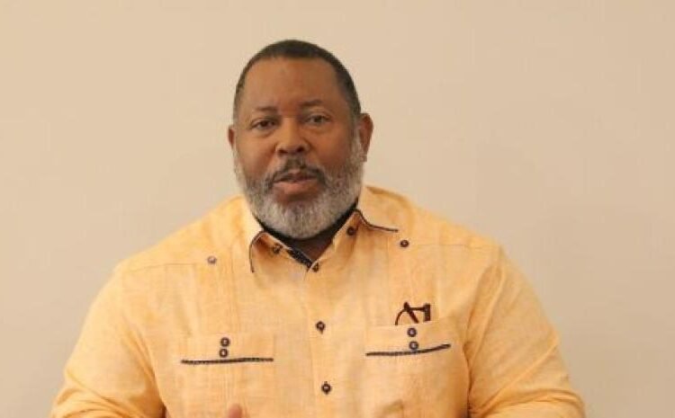 Comerciantes denuncian favoritismo del Gobierno hacia supermercados: advierten riesgo de desaparición