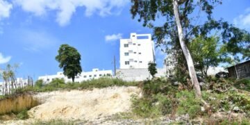 Villa Naco: el pujante desarrollo que se hunde en el olvido de sus calles intransitables