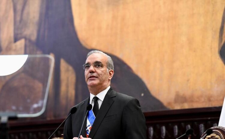 Abinader dispara el crecimiento económico: récord histórico en empleo, inversión y energía