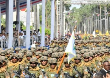 Sacudida en las Fuerzas Armadas: Abinader dispone masivos ascensos y retiros