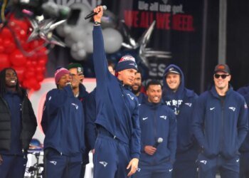 ¡Super Bowl Arranca! Patriots y Seahawks bajo el foco de la euforia mundial