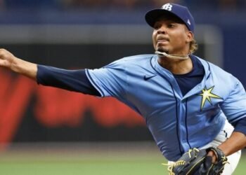 Edwin Uceta fuera del Clásico Mundial: El duro golpe que sacude al bullpen de República Dominicana