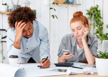 Los 7 errores financieros que están arruinando el futuro de los jóvenes y cómo evitarlos