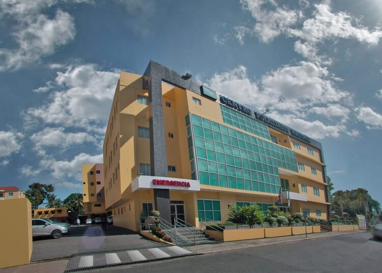 ¡25 Años de Impacto! Policlínico Nacional: El Referente Médico de Santo Domingo Este