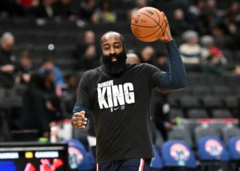 TRONAZO NBA James Harden a Cleveland Cavaliers