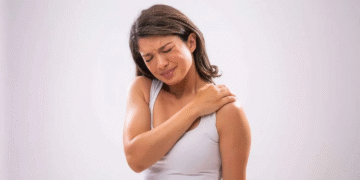Hombro congelado: qué es y cómo identificar los síntomas de esta incapacitante rigidez