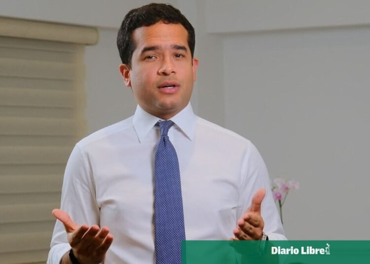 Omar Fernández enciende las alarmas por la nueva emisión de US$2,750 millones en bonos