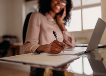 Por qué registrar tu nombre es la inversión más inteligente para tu futuro profesional