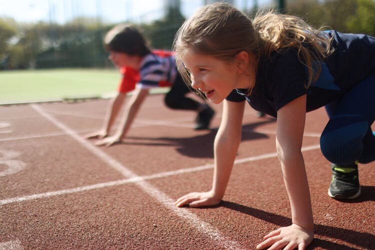 Deporte de equipo vs individual: guía para elegir el mejor para el desarrollo de tu hijo